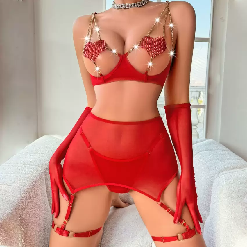 Sexy perspective with heart-shaped chain - Image 2